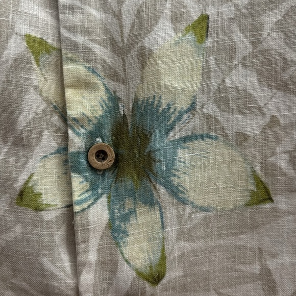 Tommy Bahama - Picture 3 of 11